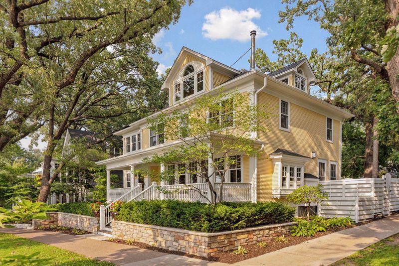 3357 E Bde Maka Ska Pw, Minneapolis, MN 55408