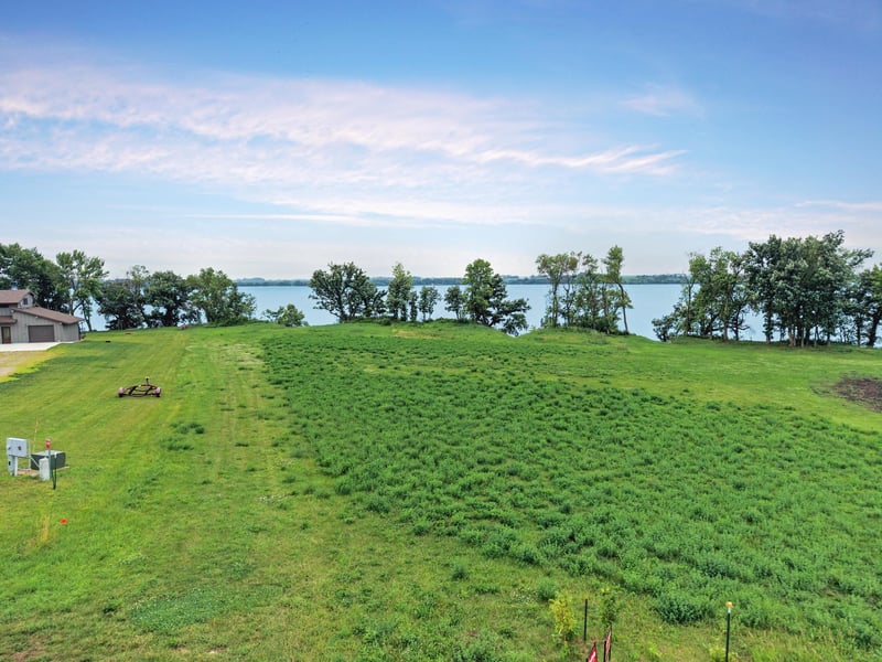 32 Jayvee Ln, Garvin, MN 56132