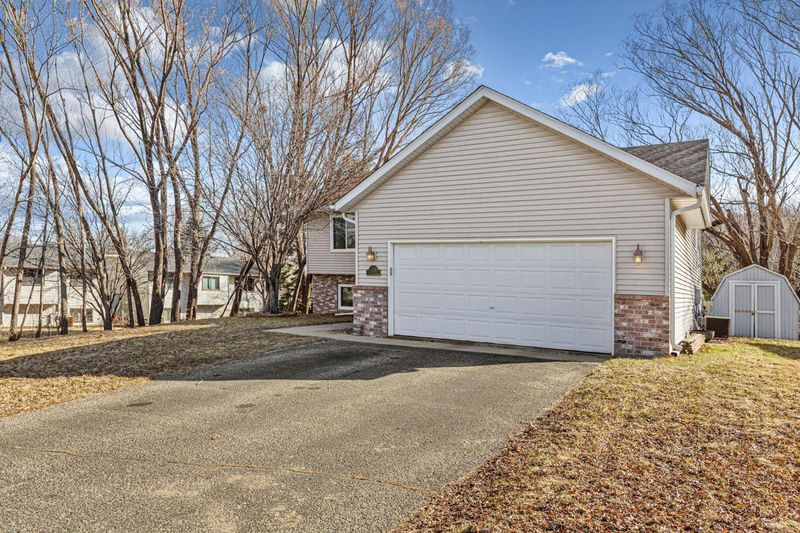 2201 Valley Dr, Northfield, MN 55057