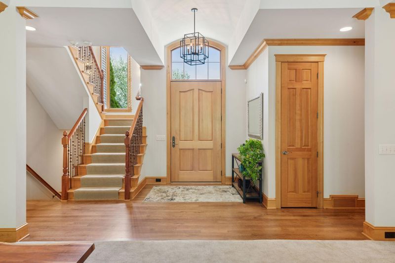 5024 Park Ter, Edina, MN 55436