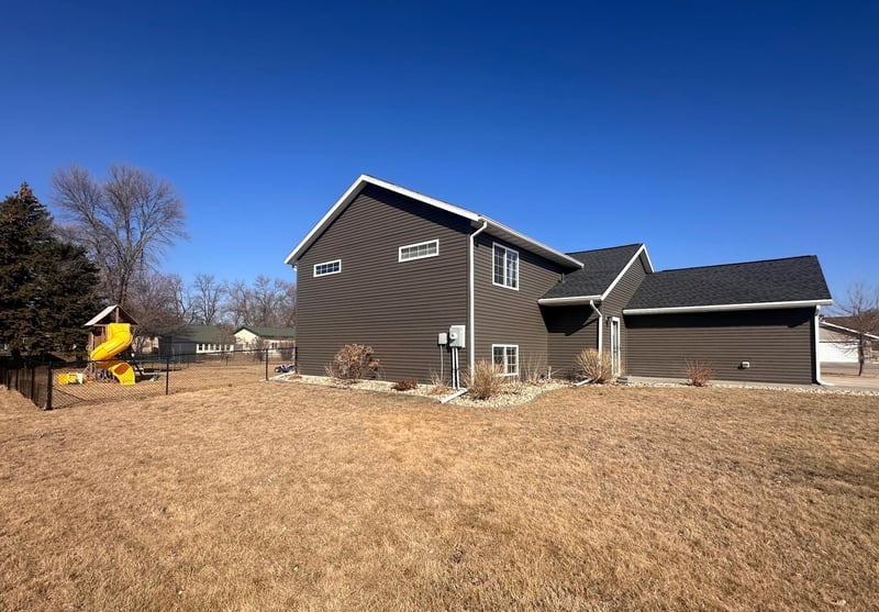 410 1st St S, Raymond, MN 56282