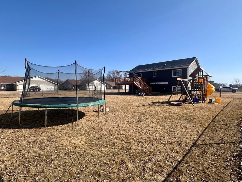 410 1st St S, Raymond, MN 56282