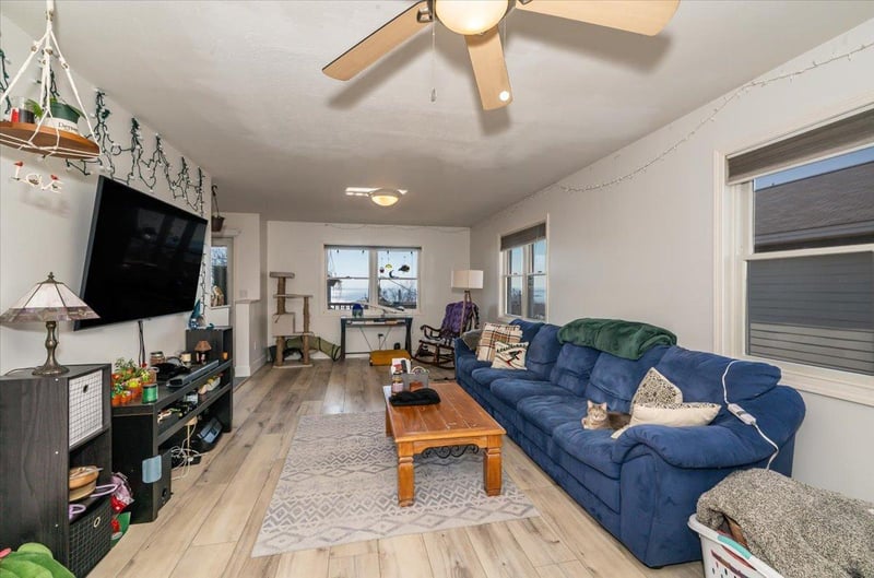 9 E 5th St, Duluth, MN 55805
