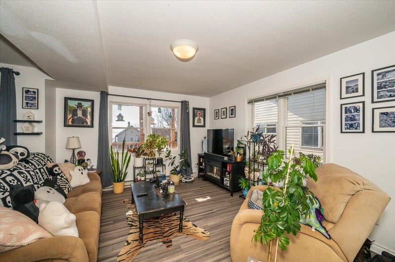 9 E 5th St, Duluth, MN 55805