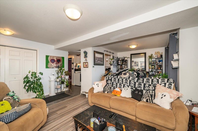 9 E 5th St, Duluth, MN 55805