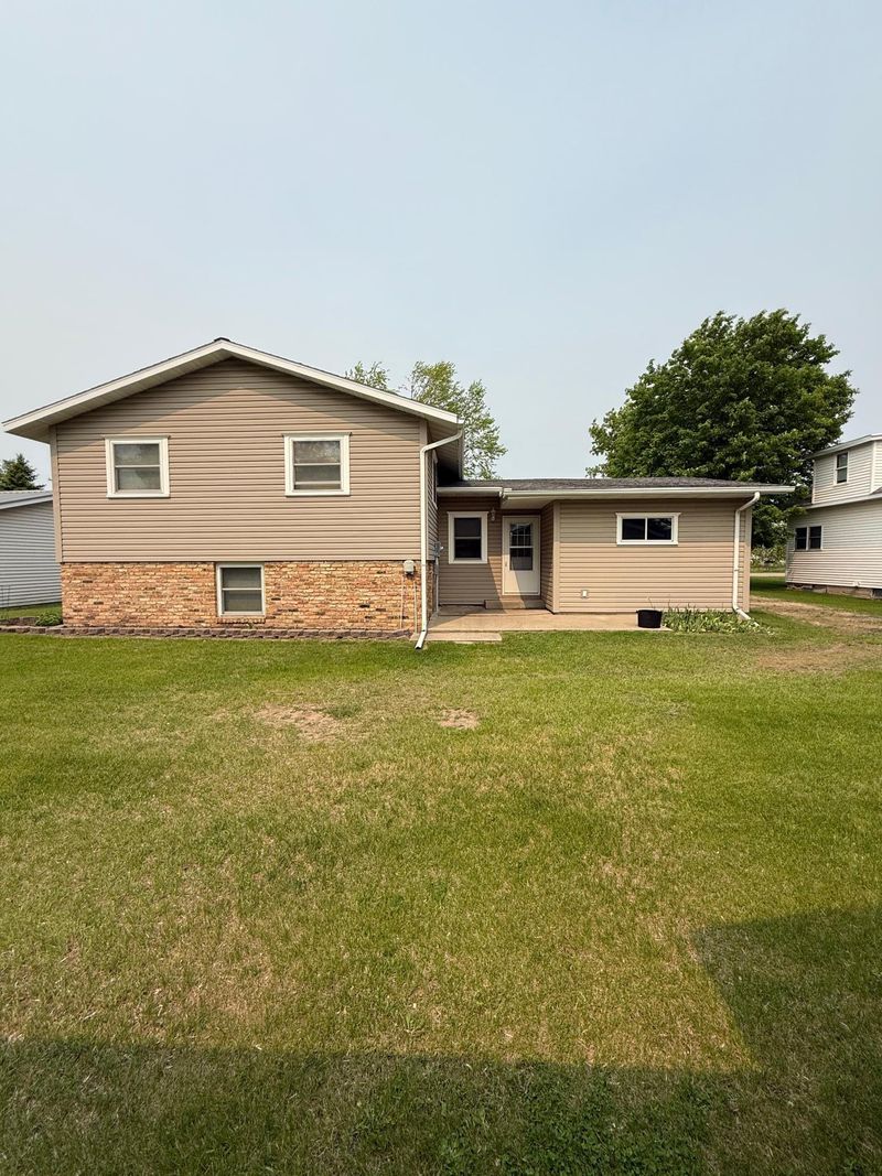404 Balmoral Ave, Henning, MN 56551