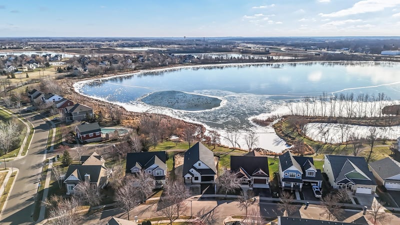 6672 Lamplight Dr, Albertville, MN 55301