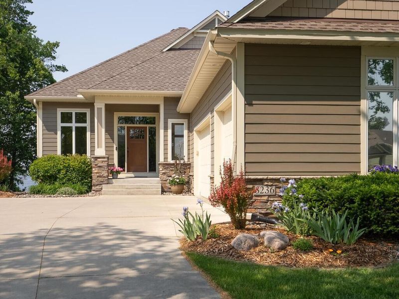 3236 122nd Ave NE, Blaine, MN 55449