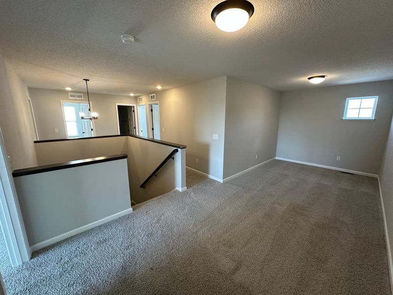 1833 Charleston Ln, Waconia, MN 55387