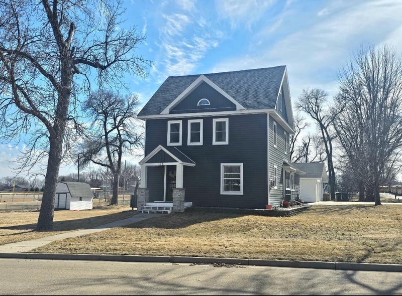 178 Lion Ave, Hancock, MN 56244