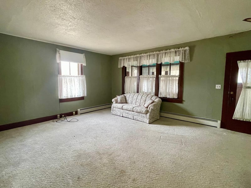 221 W 4th St, Morton, MN 56270