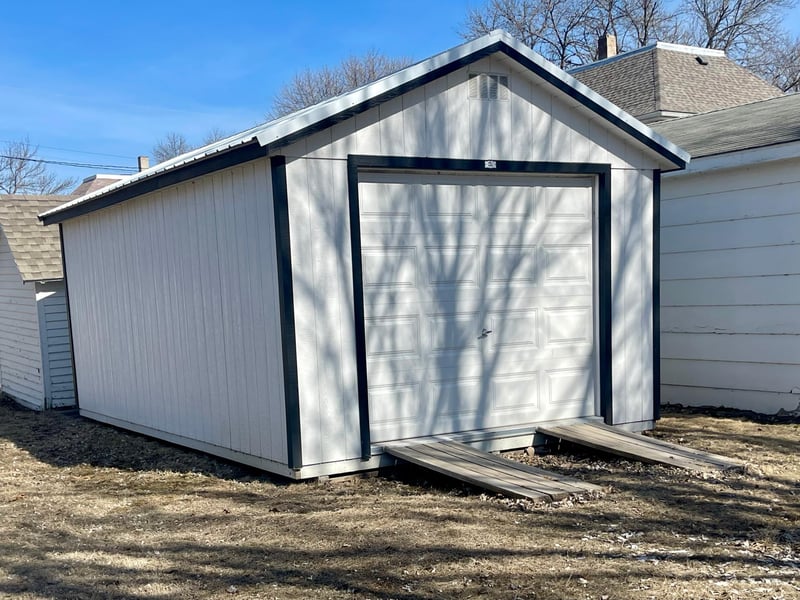 221 W 4th St, Morton, MN 56270