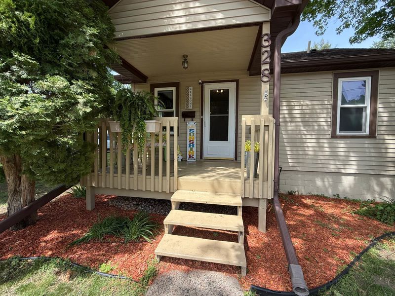 328 Jefferson Pl, Faribault, MN 55021