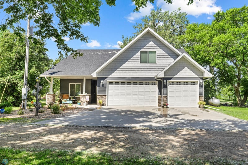 6740 140th Ave S, Sabin, MN 56580