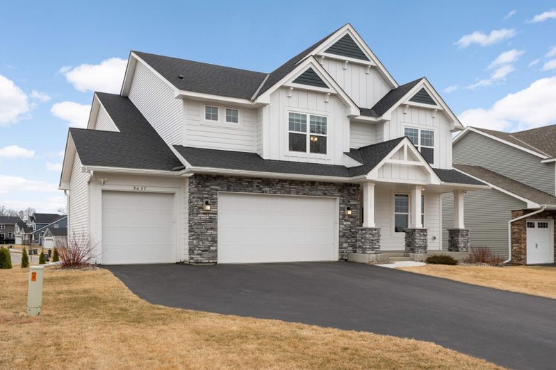 9637 Timber Ter, Victoria, MN 55386