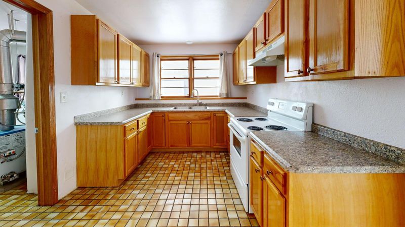747 Nebraska Ave E, Saint Paul, MN 55106