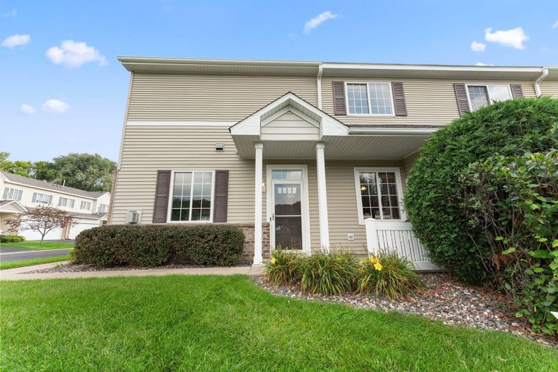 727 Maple Hills Dr #A, Maplewood, MN 55117