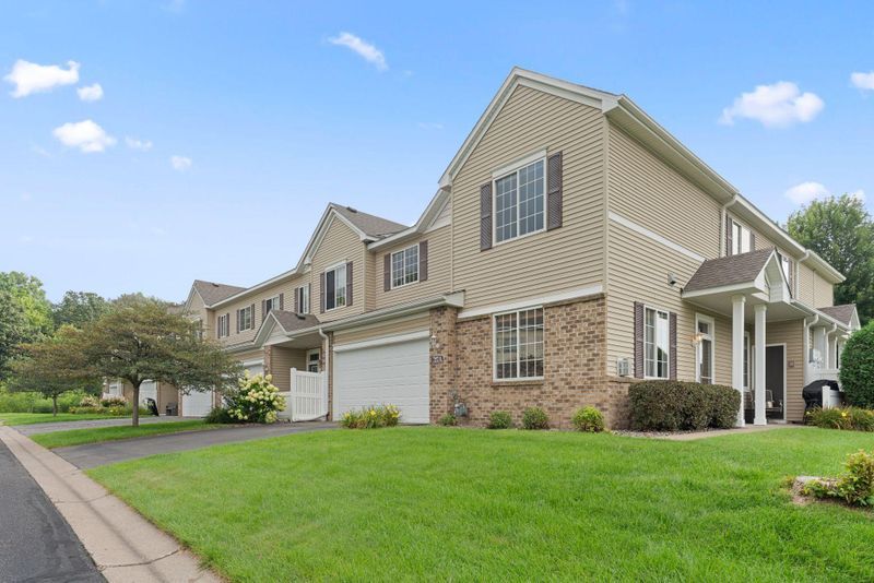 727 Maple Hills Dr #A, Maplewood, MN 55117