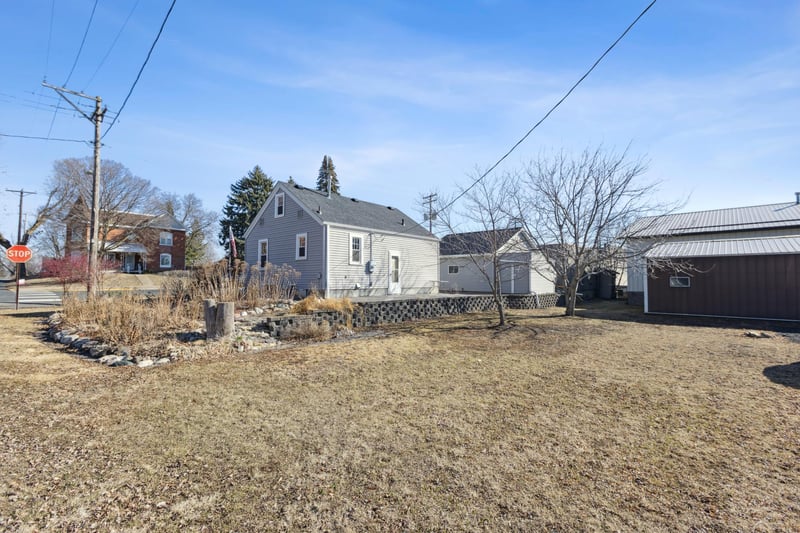 509 Elm Ave, Waverly, MN 55390
