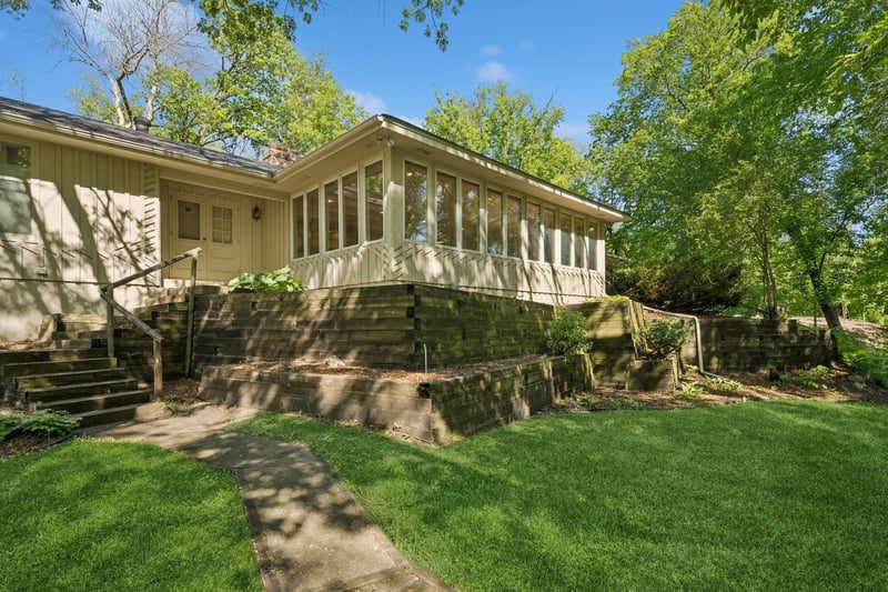 13907 Mcginty Rd E, Hopkins, MN 55305