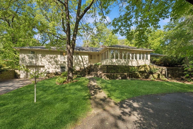 13907 Mcginty Rd E, Hopkins, MN 55305