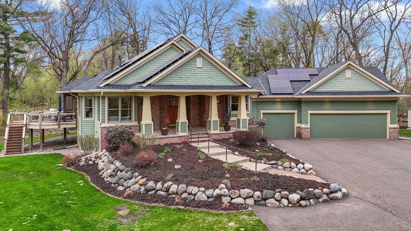 180 Old Wildwood Rd, Mahtomedi, MN 55115