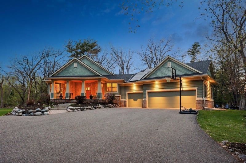 180 Old Wildwood Rd, Mahtomedi, MN 55115