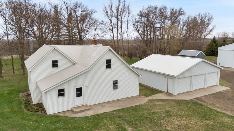 2070 40th Ave NE, Maynard, MN 56260