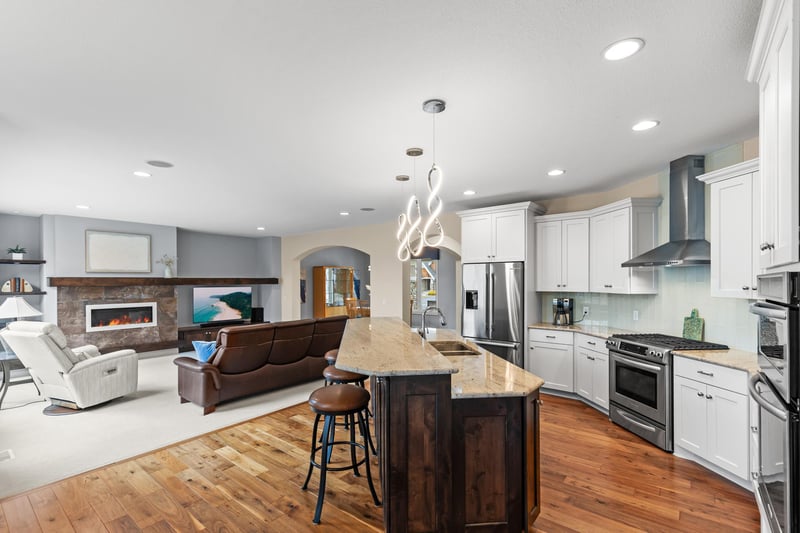 6980 W 175th Ave, Eden Prairie, MN 55346