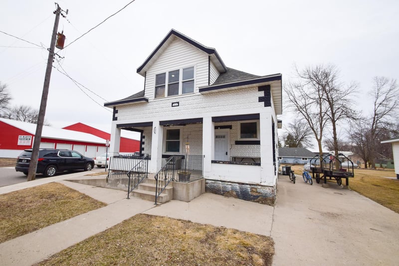 185 West St, Saint Martin, MN 56376