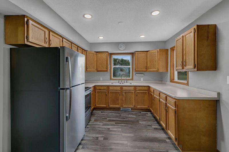 424 1st St NE, Avon, MN 56310