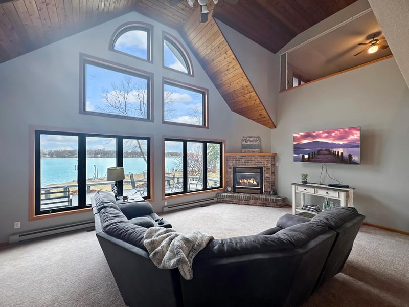 44 Lakeview Dr, Slayton, MN 56172