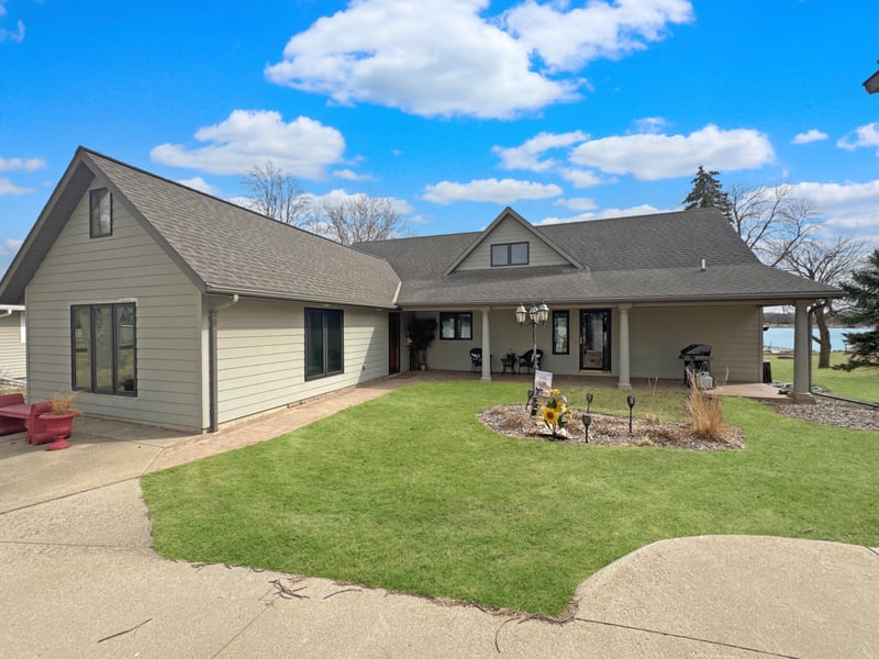 44 Lakeview Dr, Slayton, MN 56172