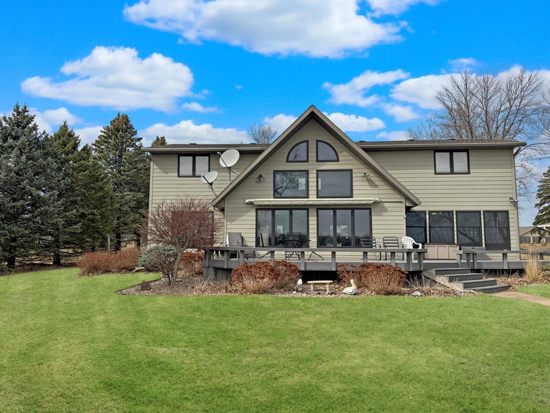 44 Lakeview Dr, Slayton, MN 56172