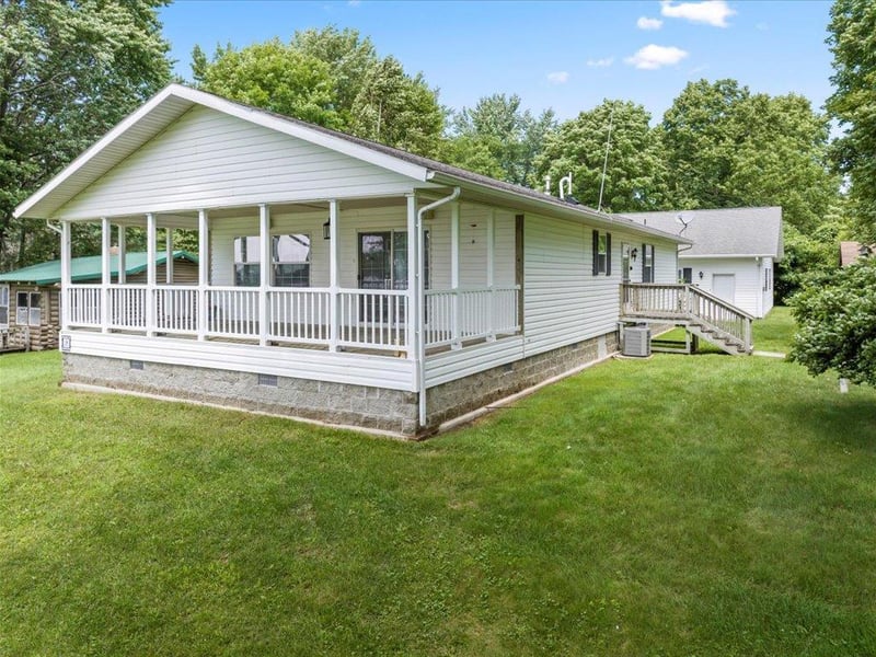 105 Bennett St, Wahkon, MN 56386