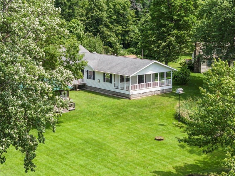 105 Bennett St, Wahkon, MN 56386
