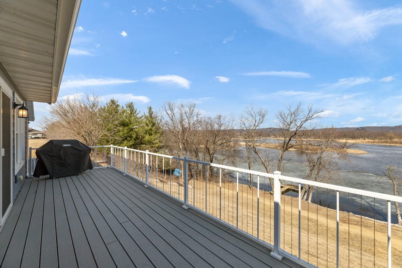 1711 River Dr S, Wabasha, MN 55981