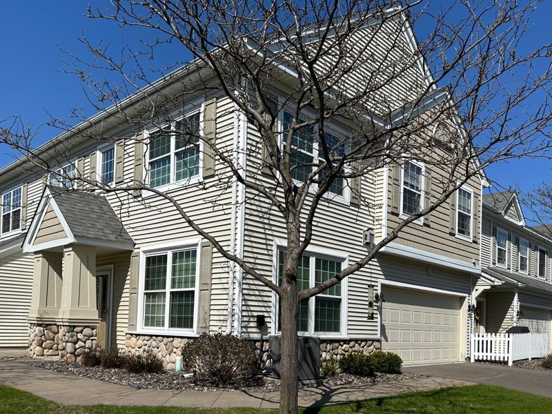 4553 Victor Pa #1, Hugo, MN 55038