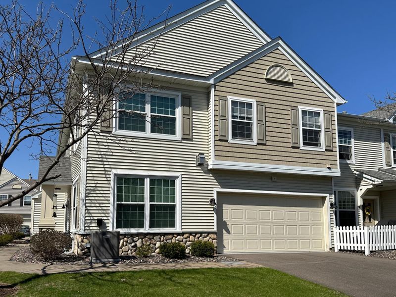 4553 Victor Pa #1, Hugo, MN 55038