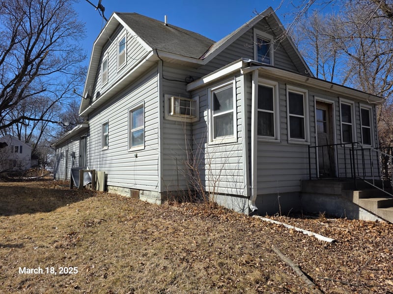 202 Pine St, Lucan, MN 56255