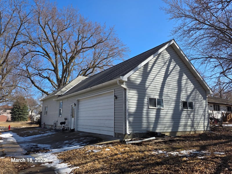 202 Pine St, Lucan, MN 56255