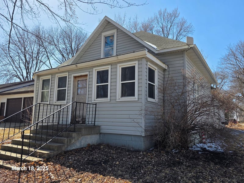 202 Pine St, Lucan, MN 56255