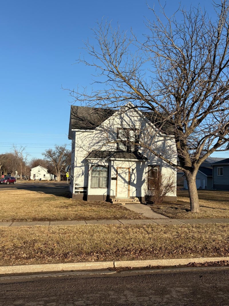 403 15th St N, Benson, MN 56215