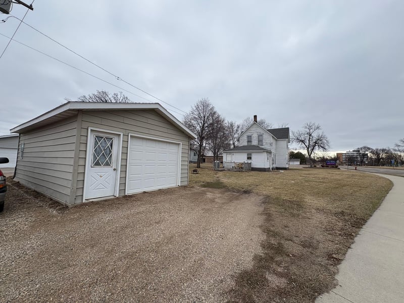 403 15th St N, Benson, MN 56215