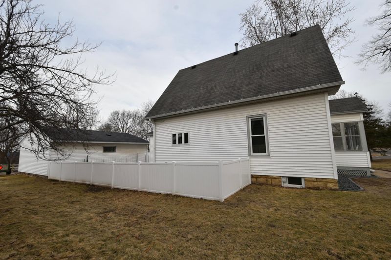 1824 W 5th St, Red Wing, MN 55066