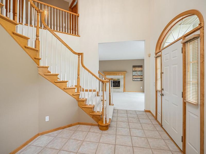 1844 Red Fox Rd, Eagan, MN 55122