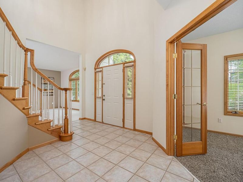 1844 Red Fox Rd, Eagan, MN 55122