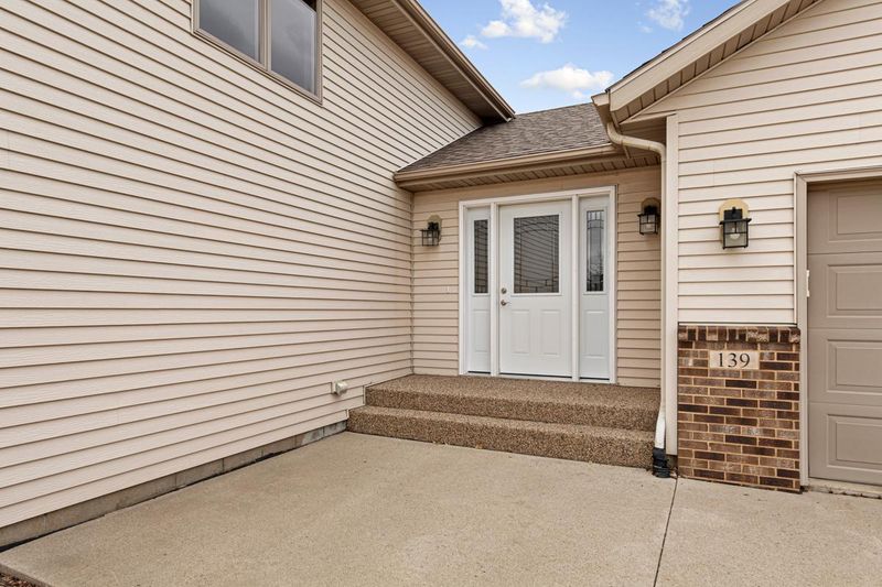 139 Erin Ct, Nicollet, MN 56074