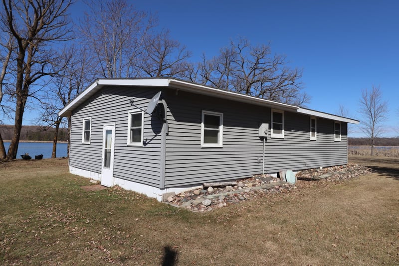 18497 Emerson Trl, Burtrum, MN 56318