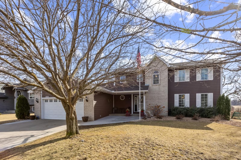 5829 Three Oaks Ave, Maple Plain, MN 55359